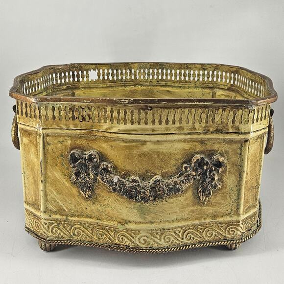 Vintage footed metal Victorian style ornate bowl planter dish - Picture 1 of 5